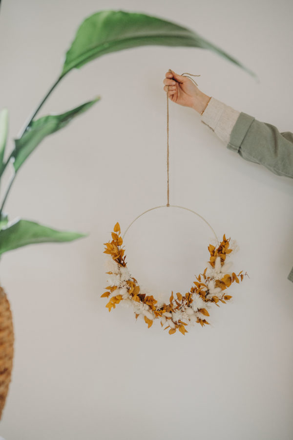 Couronne de fleurs séchées