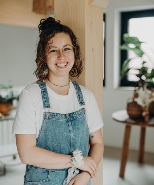 Oriane de Juin Juillet, pour vos ateliers floraux à Sâles, Bulle
